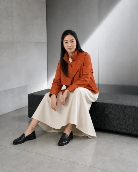 seated fashion photo selected for bulk editing